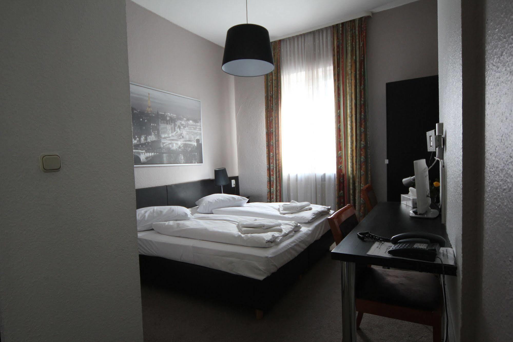 Carlton Hotel Франкфурт-на-Майне Экстерьер фото